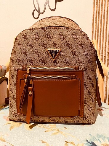 Guess sırt çantası ihraç fazlası