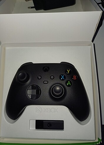 Xbox Wireless Controller + Wireless Adapter