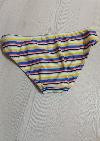 Çok Renkli Çizgili Bikini Altı - Görsel 2