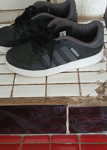 40 Beden Adidas Siyah Erkek Spor Ayakkabı