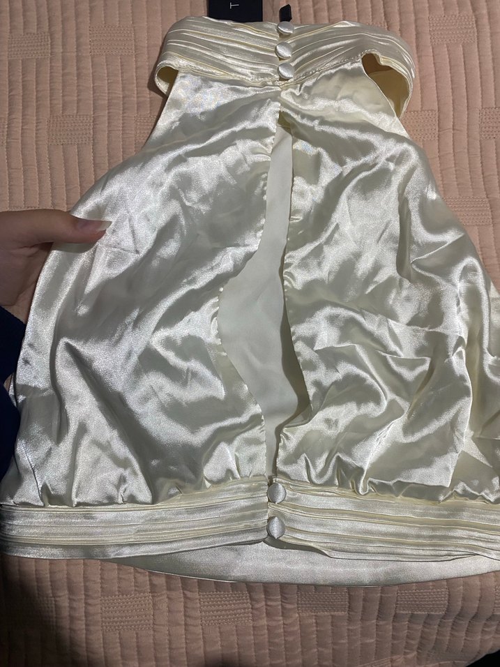 Krem rengi saten crop - Görsel 2