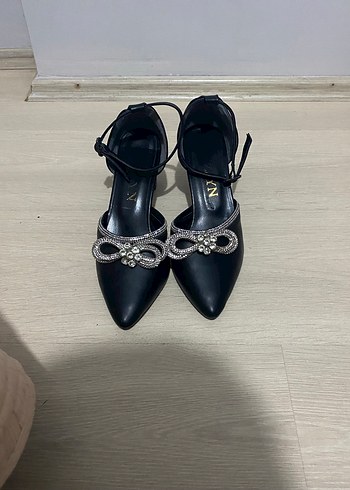 Fiyonklu Kadeh Topuk Kadın Topuklu Ayakkabı - Görsel 3