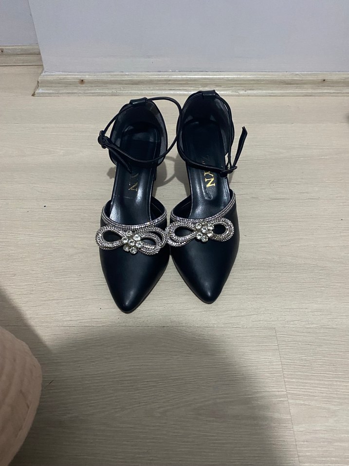 Fiyonklu Kadeh Topuk Kadın Topuklu Ayakkabı - Görsel 3