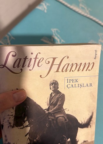 Latife Hanım - İpek Çalışlar