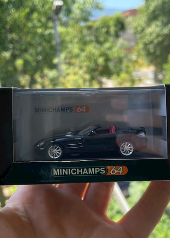MiniCHAMPS MERCEDES BEN SLR MCLAREN