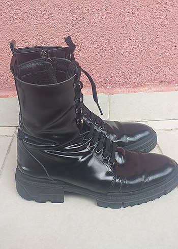 DERİ BAĞCIKLI FERMUARLI RUGAN POSTAL BOT - Görsel 5