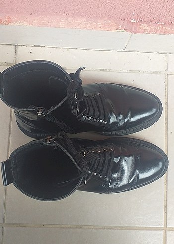 DERİ BAĞCIKLI FERMUARLI RUGAN POSTAL BOT - Görsel 7