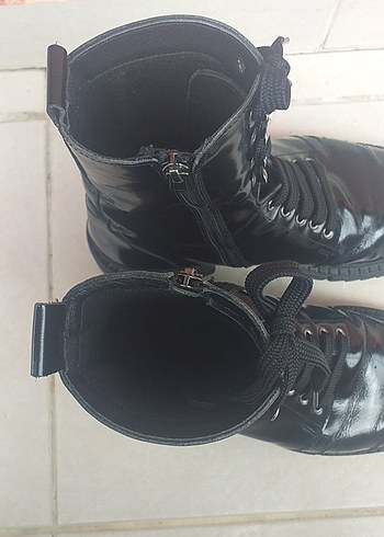 DERİ BAĞCIKLI FERMUARLI RUGAN POSTAL BOT - Görsel 2