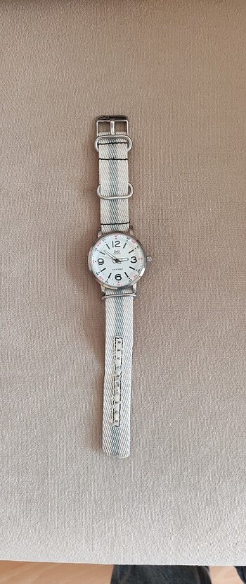 Q&Q Kadın analog kol saati