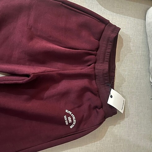Pull and Bear Pull and bear esofman alti, etiketli m beden