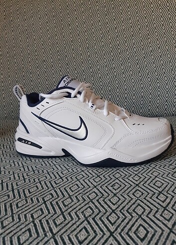 Nike Nike Air Monarch IV