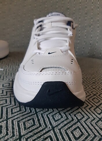 42 Beden Nike Air Monarch IV