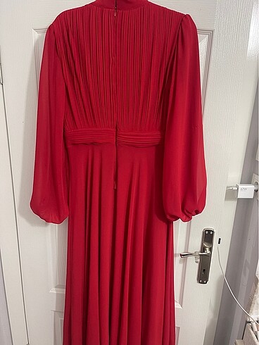 Kırmızı tesettür abiye elbise