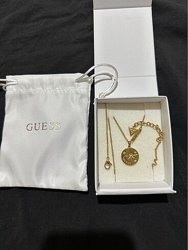 Guess kolye