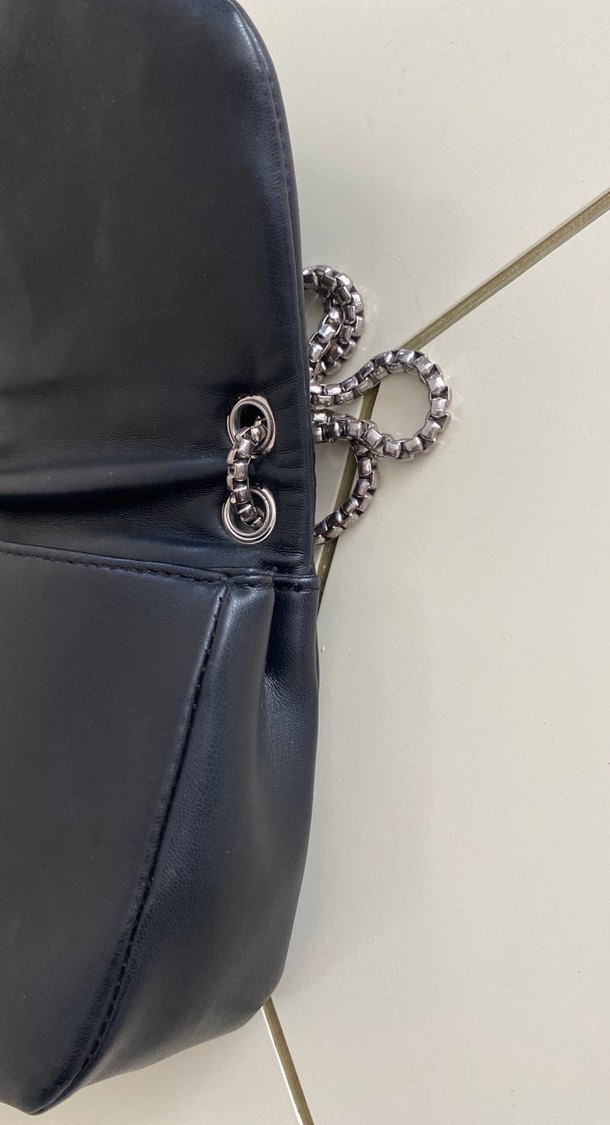 Bershka Zincir Detaylı Siyah Deri Kadın Çanta - Görsel 3