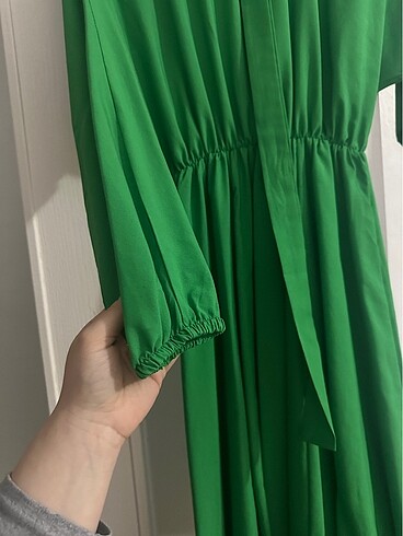 Yeşil Elbise - Görsel 3