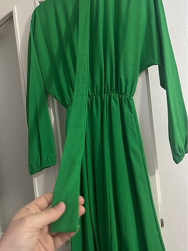 Yeşil Elbise - Görsel 4