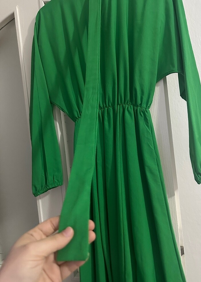 Yeşil Elbise - Görsel 4