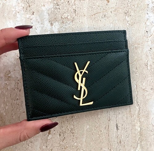 Yves Saint Laurent Kartlık