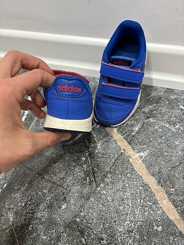 23 Beden Adidas çocuk ayakkabı