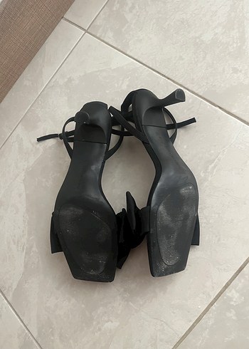 Stradivarius Stradivarius Siyah Topuklu Kadın Sandalet