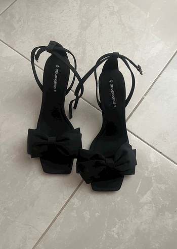 39 Beden Stradivarius Siyah Topuklu Kadın Sandalet