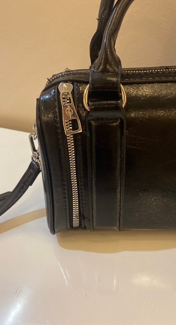 Stradivarius çantaFermuarlı Siyah Deri Kadın Çantası - Görsel 2