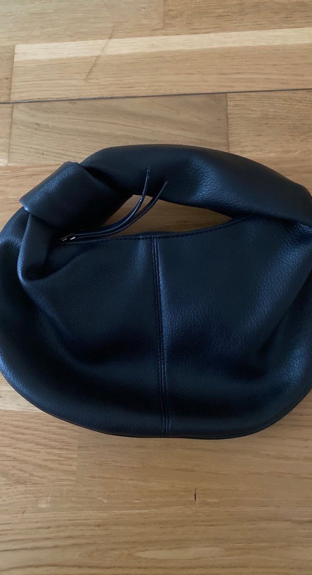 Siyah Deri Kadın Çantası - Görsel 2