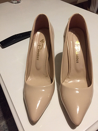 Nude stiletto