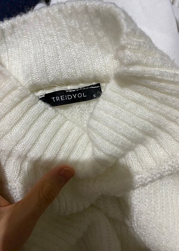 Ekru Yumuşak Dokulu Boğazlı Triko Kazak - Görsel 2