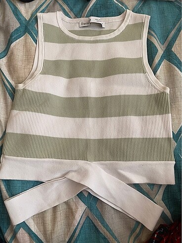 BERSHKA crop