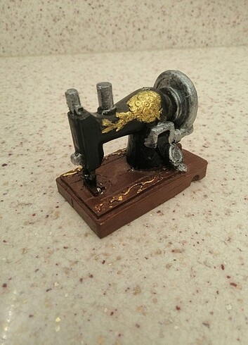 Minyatür dikiş makinesi