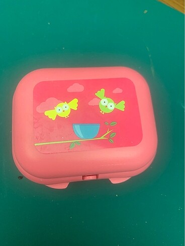 Tupperware pembe kutu