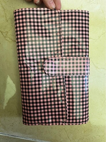 Burberry Burberry makyaj fırçası vs çantası