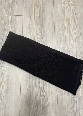 Fendi şal