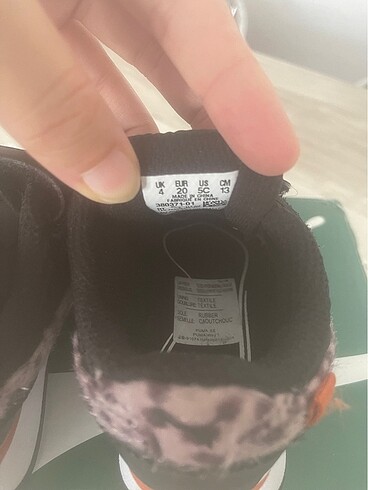 20 Beden siyah Renk Puma spor ayakkabı