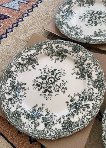 Zara home yeşil çiçekli düz tabak