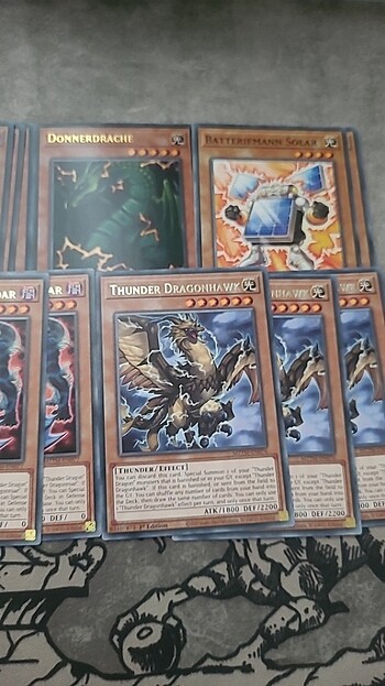  Beden Renk Yugioh Thunder Dragon core
