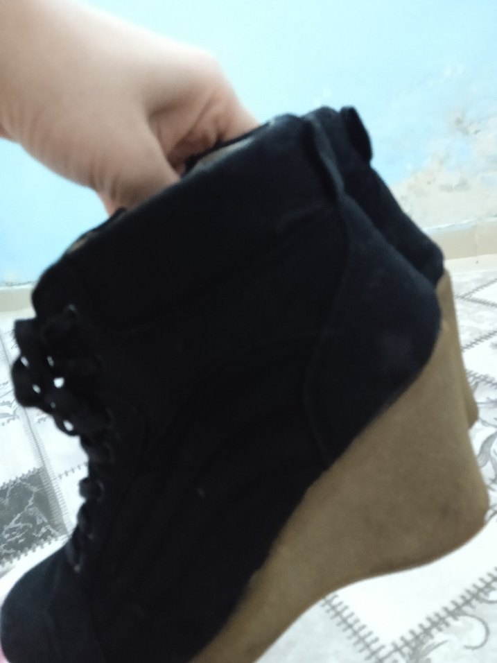 Siyah Süet Kadın Dolgu Topuklu Bot - Görsel 2