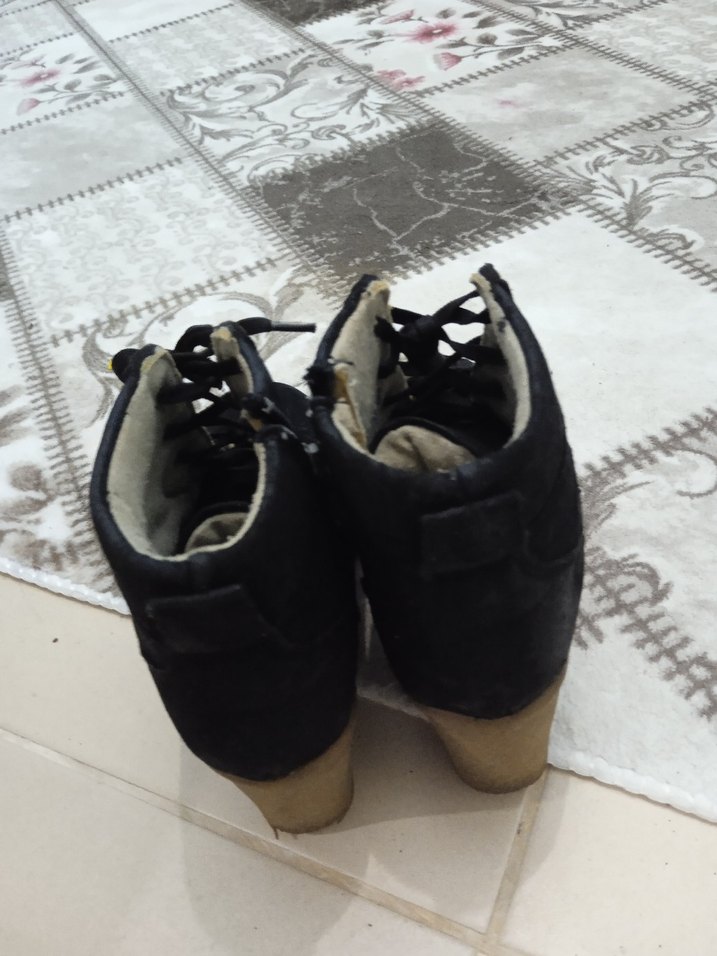 Siyah Süet Kadın Dolgu Topuklu Bot - Görsel 5