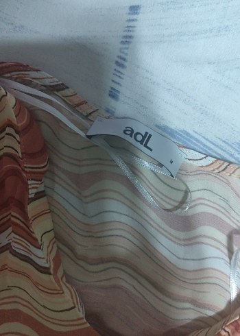 Bohem V Yaka Düğmeli Kısa Kollu bluz - Görsel 8