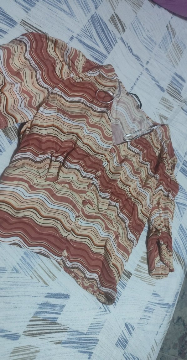 Bohem V Yaka Düğmeli Kısa Kollu bluz - Görsel 5