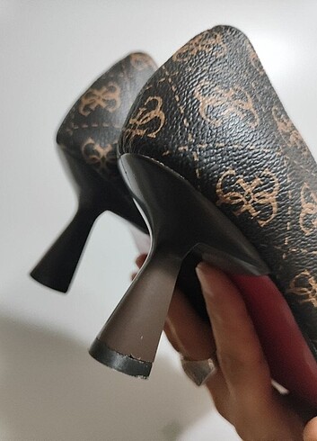 Guess stiletto