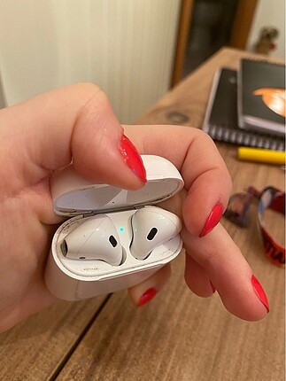 AirPods