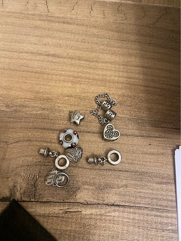 Beden Pandora Charm