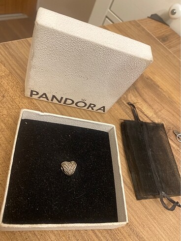 Beden Pandora Charm