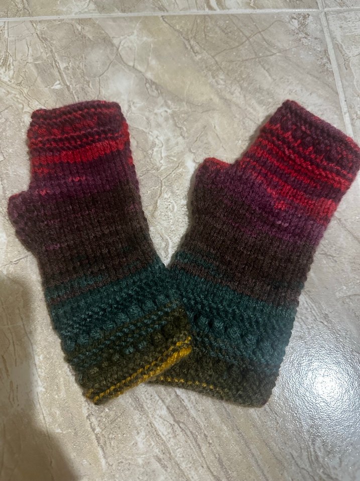 Renkli Örgü Parmaksız Kadın Eldiveni - Görsel 3