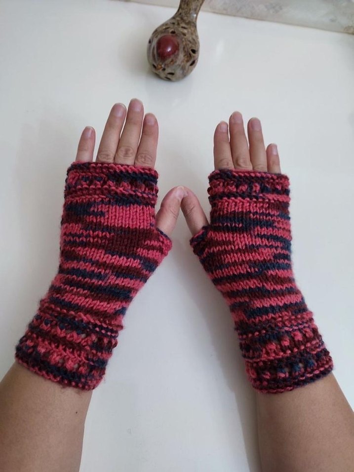 Renkli Kısa Parmaksız Kadın Eldiveni - Görsel 2