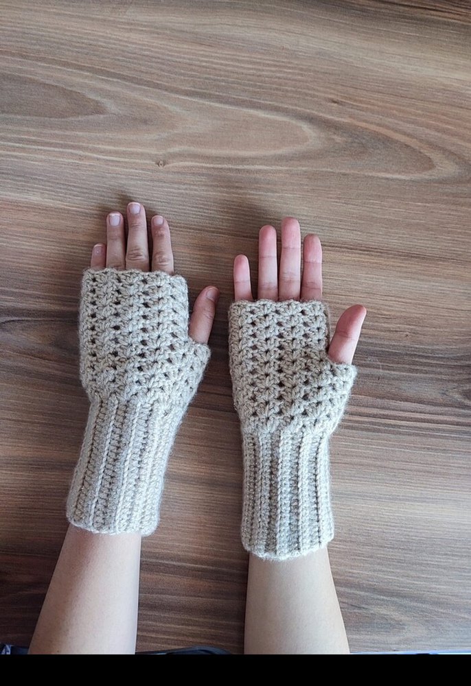 Bej Örme Parmaksız Kadın Eldiveni - Görsel 2