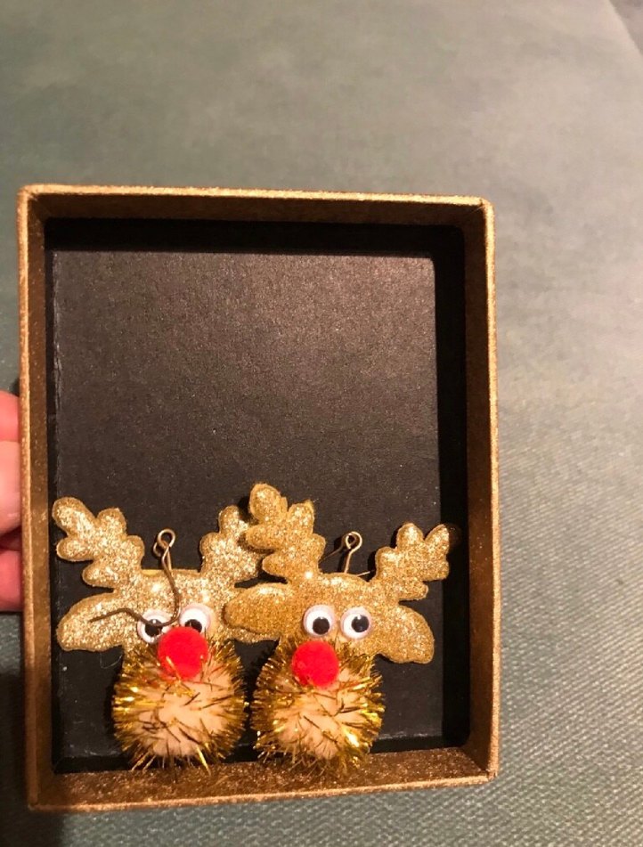 Altın Renkli Boncuklu Geyik Küpe - Görsel 2